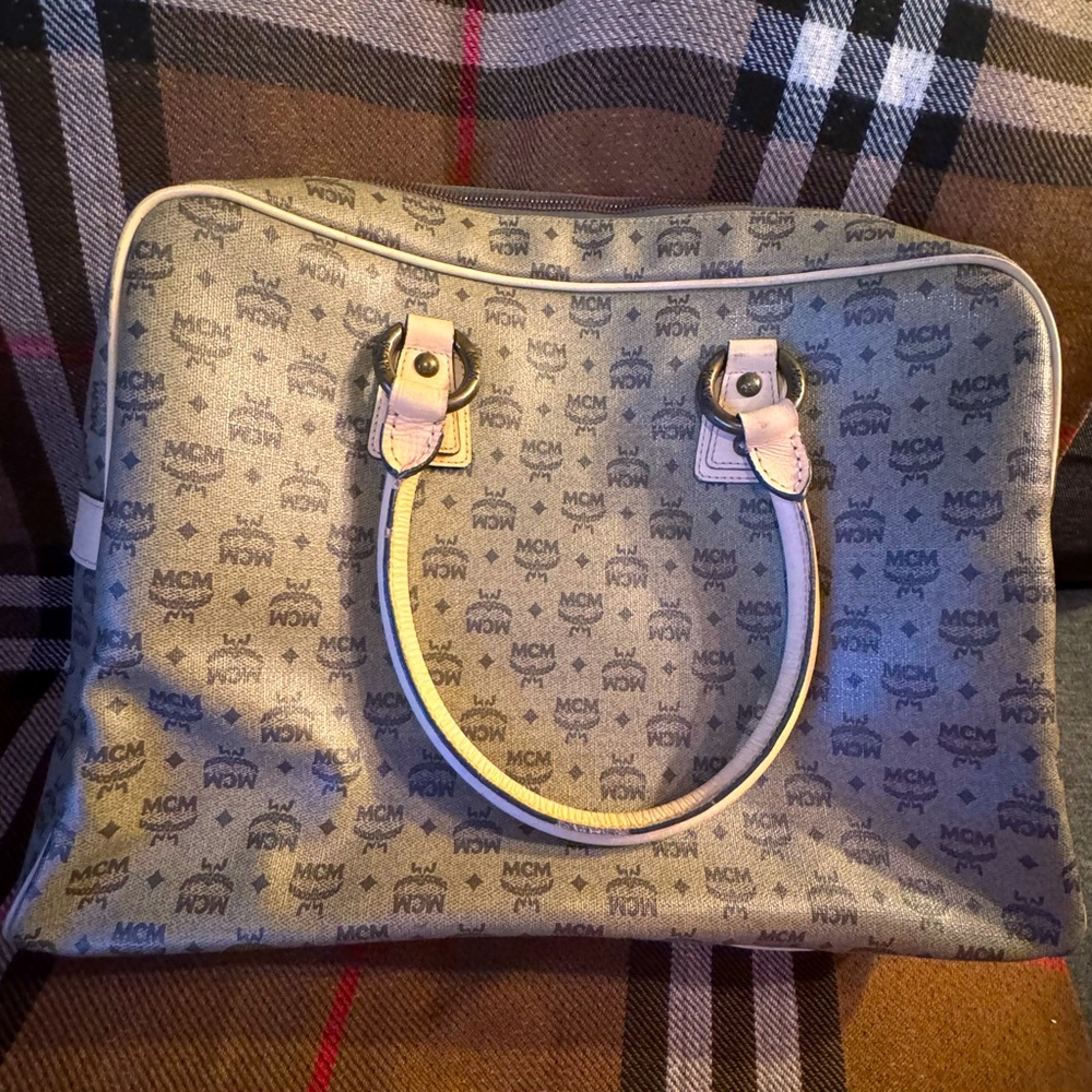 MCM Cream & Black Monogram Duffel Shoulder Bag - Picture 3 of 12